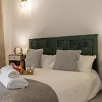 3 Minutes To The Beach, 2 Bedroom Amazing With Balcony, Bbq Grill And Pool