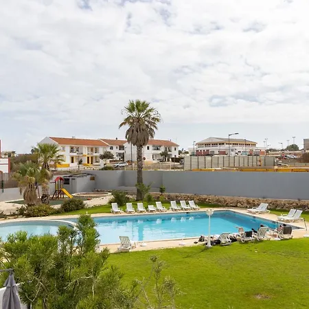 3 Minutes To The Beach, 2 Bedroom Amazing With Balcony, Bbq Grill And Pool Apartment *