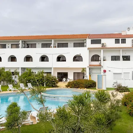 3 Minutes To The Beach, 2 Bedroom Amazing With Balcony, Bbq Grill And Pool * Sagres