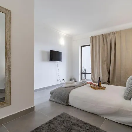 3 Minutes To The Beach, 2 Bedroom Amazing With Balcony, Bbq Grill And Pool Daire *