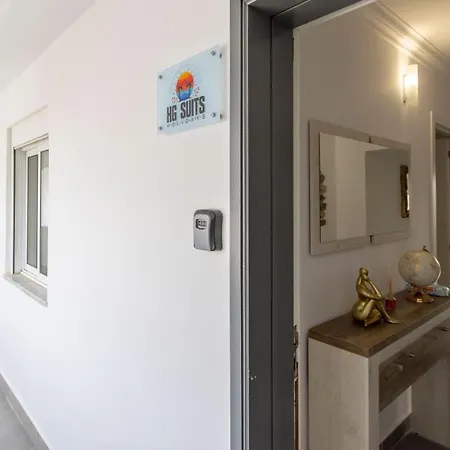 3 Minutes To The Beach, 2 Bedroom Amazing With Balcony, Bbq Grill And Pool