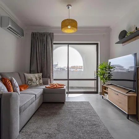 3 Minutes To The Beach, 2 Bedroom Amazing With Balcony, Bbq Grill And Pool * Sagres