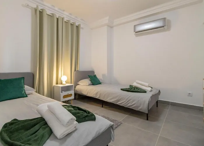 3 Minutes To The Beach, 2 Bedroom Amazing With Balcony, Bbq Grill And Pool * Sagres