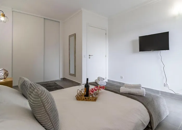 3 Minutes To The Beach, 2 Bedroom Amazing With Balcony, Bbq Grill And Pool Apartamento Sagres