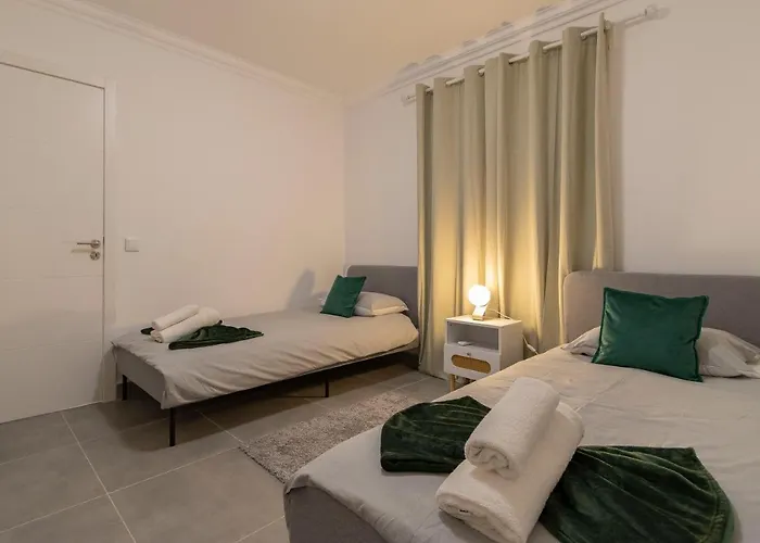 3 Minutes To The Beach, 2 Bedroom Amazing With Balcony, Bbq Grill And Pool Sagres