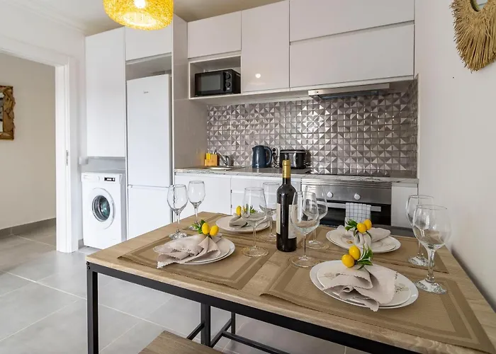 3 Minutes To The Beach, 2 Bedroom Amazing With Balcony, Bbq Grill And Pool Apartamento