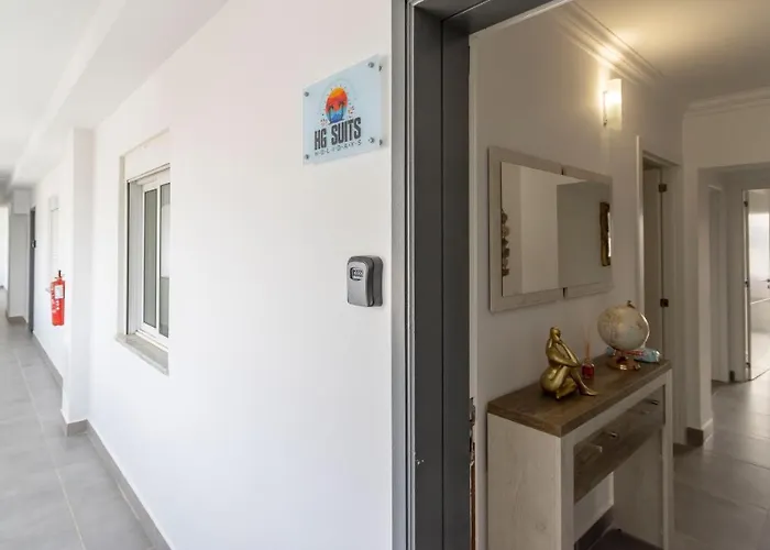 3 Minutes To The Beach, 2 Bedroom Amazing With Balcony, Bbq Grill And Pool