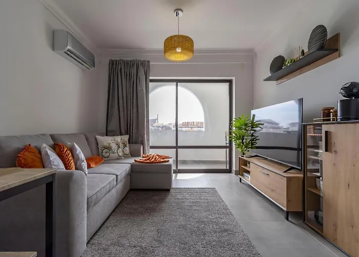 3 Minutes To The Beach, 2 Bedroom Amazing With Balcony, Bbq Grill And Pool * Sagres