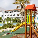 3 Minutes To The Beach, 2 Bedroom Amazing With Balcony, Bbq Grill And Pool