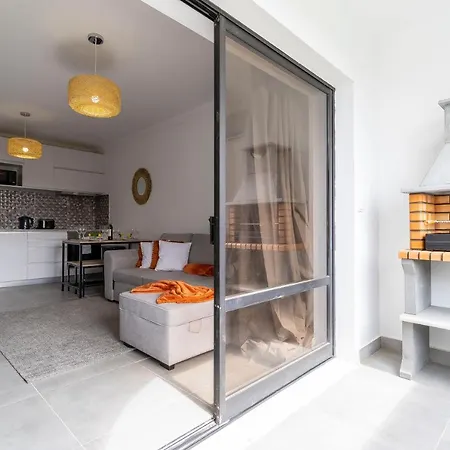 3 Minutes To The Beach, 2 Bedroom Amazing With Balcony, Bbq Grill And Pool Σάγκρες