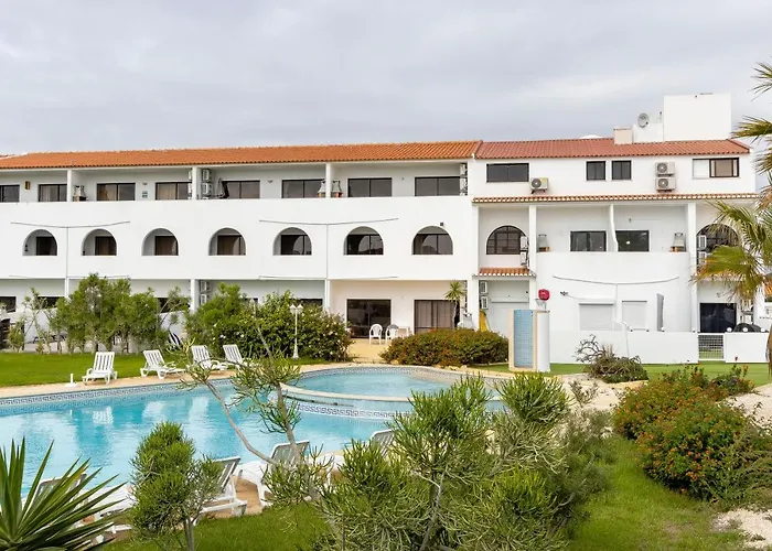 3 Minutes To The Beach, 2 Bedroom Amazing With Balcony, Bbq Grill And Pool * Sagres