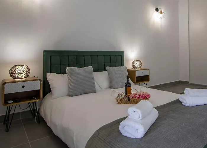 3 Minutes To The Beach, 2 Bedroom Amazing With Balcony, Bbq Grill And Pool