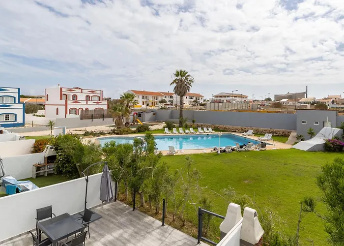 3 Minutes To The Beach, 2 Bedroom Amazing With Balcony, Bbq Grill And Pool Apartamento Sagres